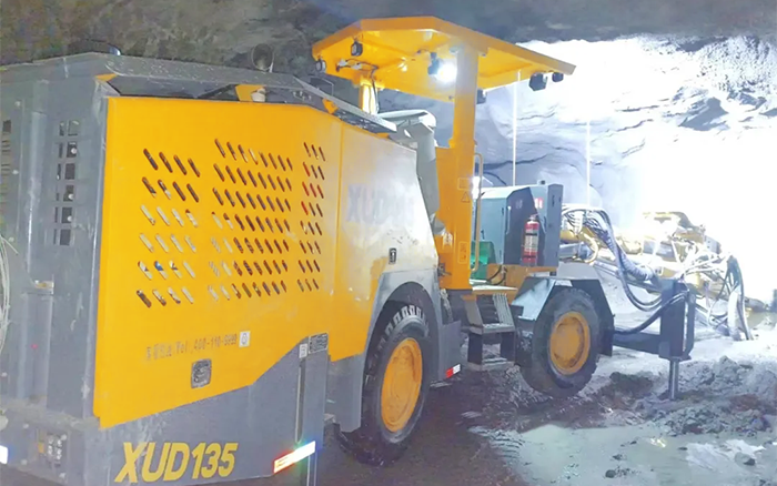 掘进铁矿！！NG电子游戏掘进钻车硬核施工