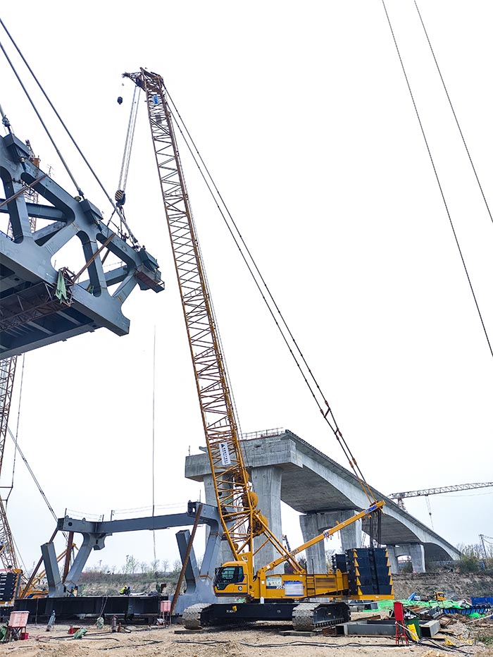 【全球之履】总重3800吨！！！NG电子游戏履带兄弟团助力“引汉济渭”管桥建设