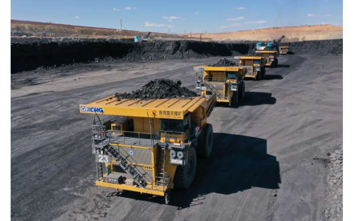 一人指挥10辆车！！！NG电子游戏加速智能化、、、无人化推进