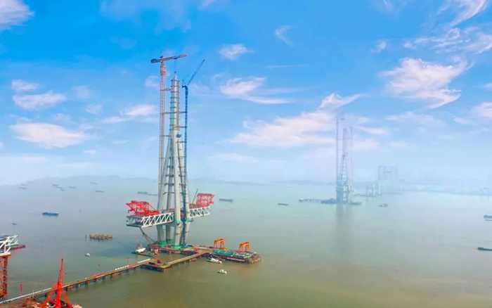 NG电子游戏建设！！！天下最高桥塔常泰长江大桥主塔顺遂封顶！！！