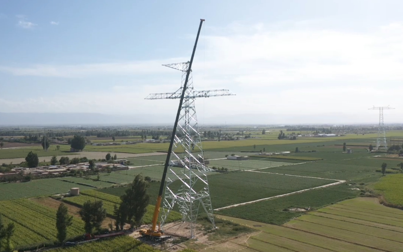 XCA200G8-1助力“哈重线”铁塔吊装！！！