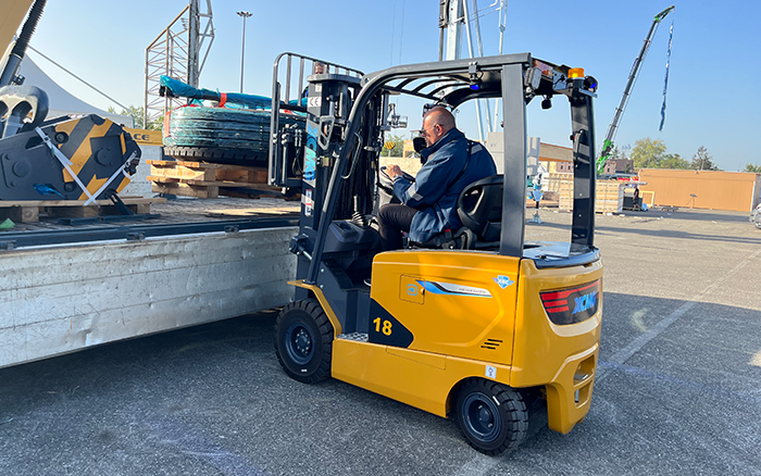 “展场灵动先锋” NG电子游戏叉车鲲鹏系列