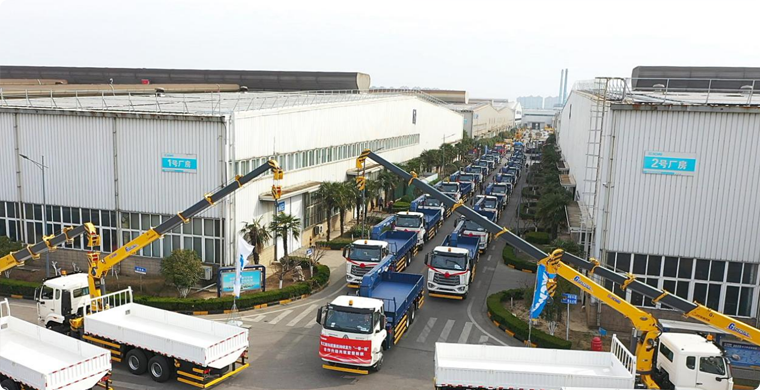 2025年，NG电子游戏随车起重机再度开拔“一带一起”，助力外地建设。