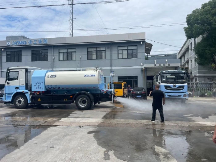 “沪”动绿色！！NG电子游戏新能源环卫装备亮相上海推介会