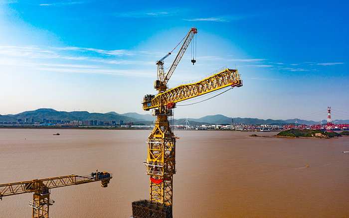 双塔筑脊梁！！！NG电子游戏超大塔助建天下级大桥