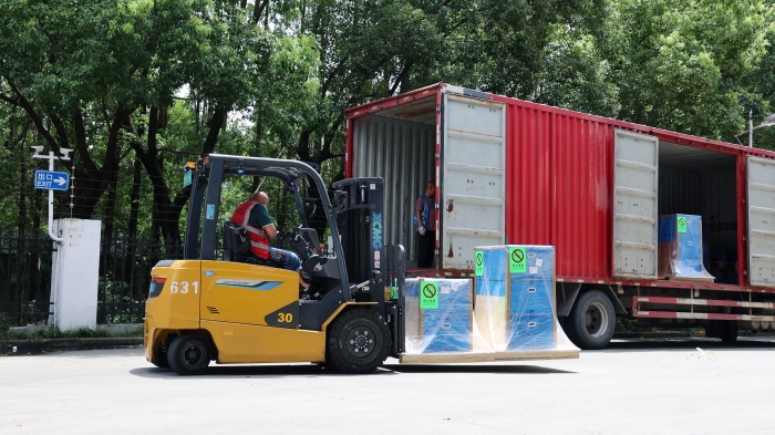 NG电子游戏新能源叉车：：修建机场物流全场景高效搬运系统