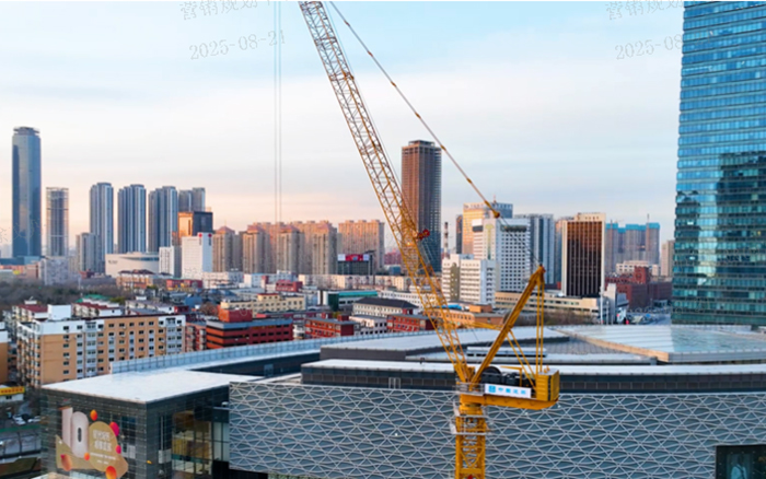 助建摩天双子塔 | NG电子游戏动臂塔机闪灼“云端”