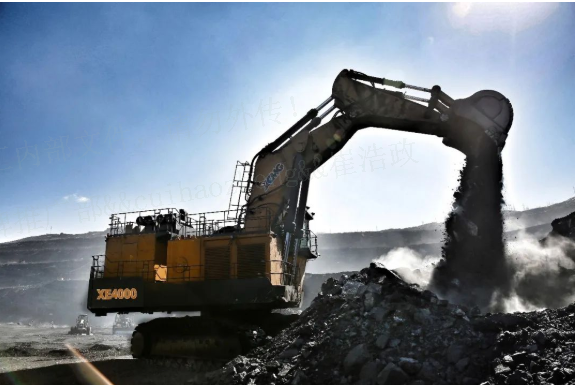 近5万小时高效出勤！！！NG电子游戏XE4000液压铲受矿区高度赞扬！！！