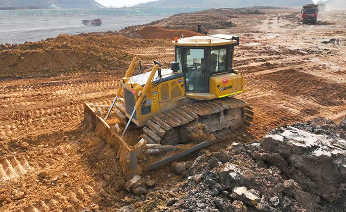 NG电子游戏推土机助力新中国建设的第一条运河