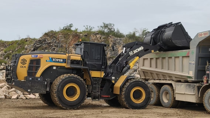 NG电子游戏XC9108-EV纯电动装载机助力外洋石材矿山绿色高效运营