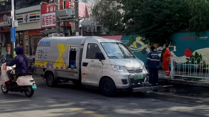 徐州这条网红巷的“脸面”，，，竟被这台车承包了？！！