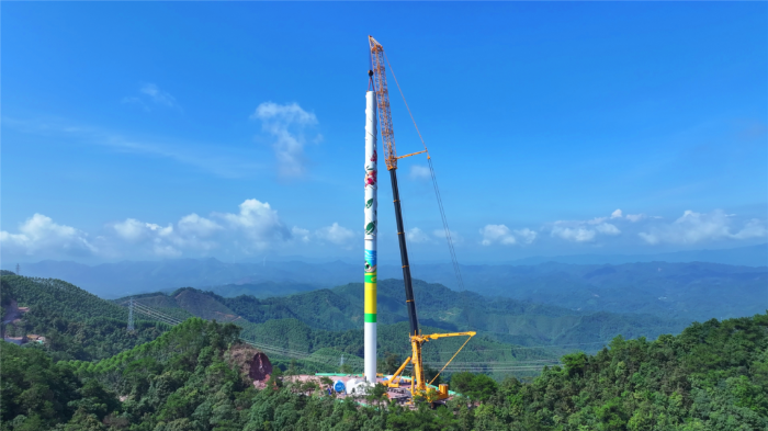 402吨重载转！！！全球第一吊“轻松驾驭”崎岖山路